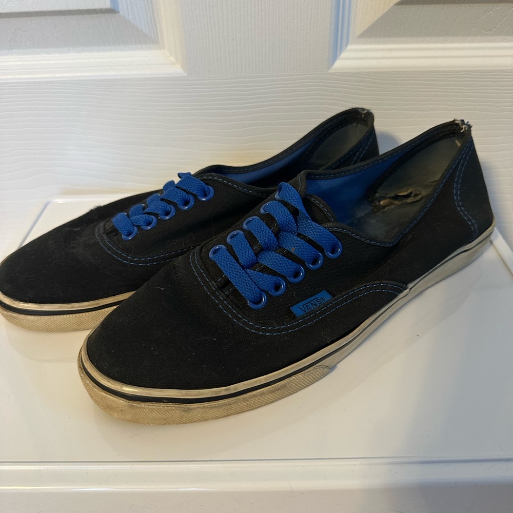 Vans Authentic Lo Pro Black Sneakers with Blue Shoelaces